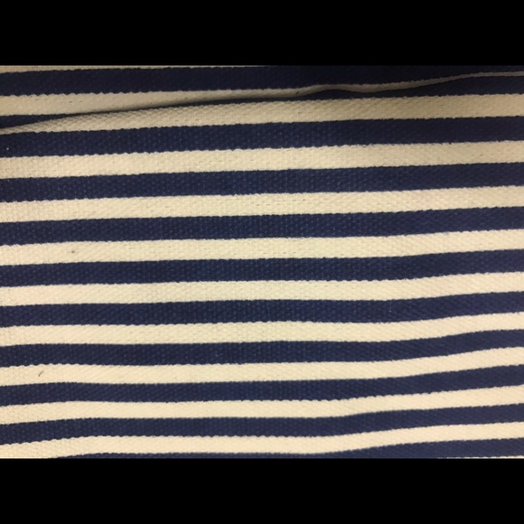 High-quality lined canvas tote with rope handles. - Picture 6 of 6